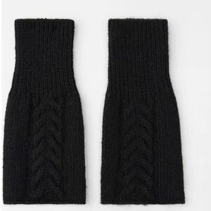 ZARA  Women’s Black Comfy Warm Fingerless Gloves, NWT